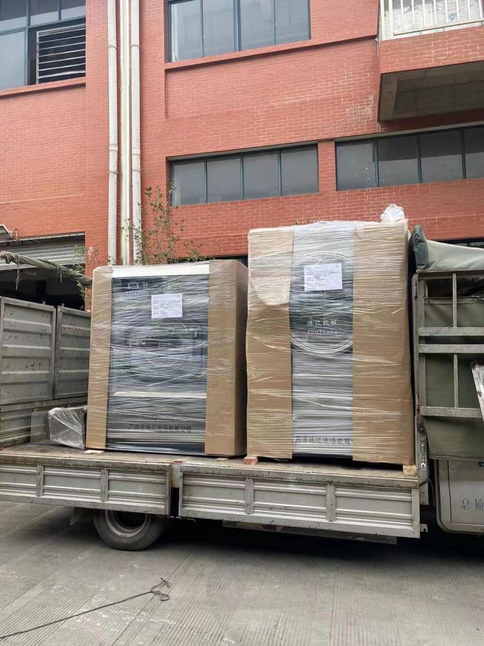突破困境！廣州工業(yè)小型洗衣機(jī)助力干洗店?duì)I收翻倍，洗凈率高達(dá)98%